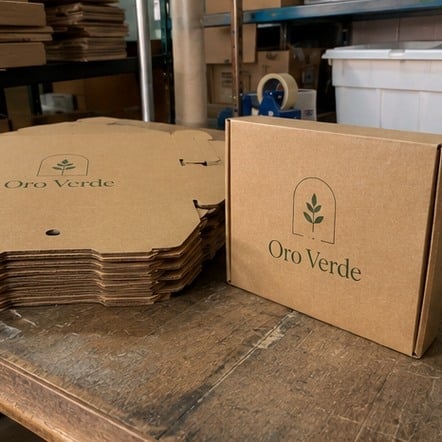 Branded influencer boxes with logo